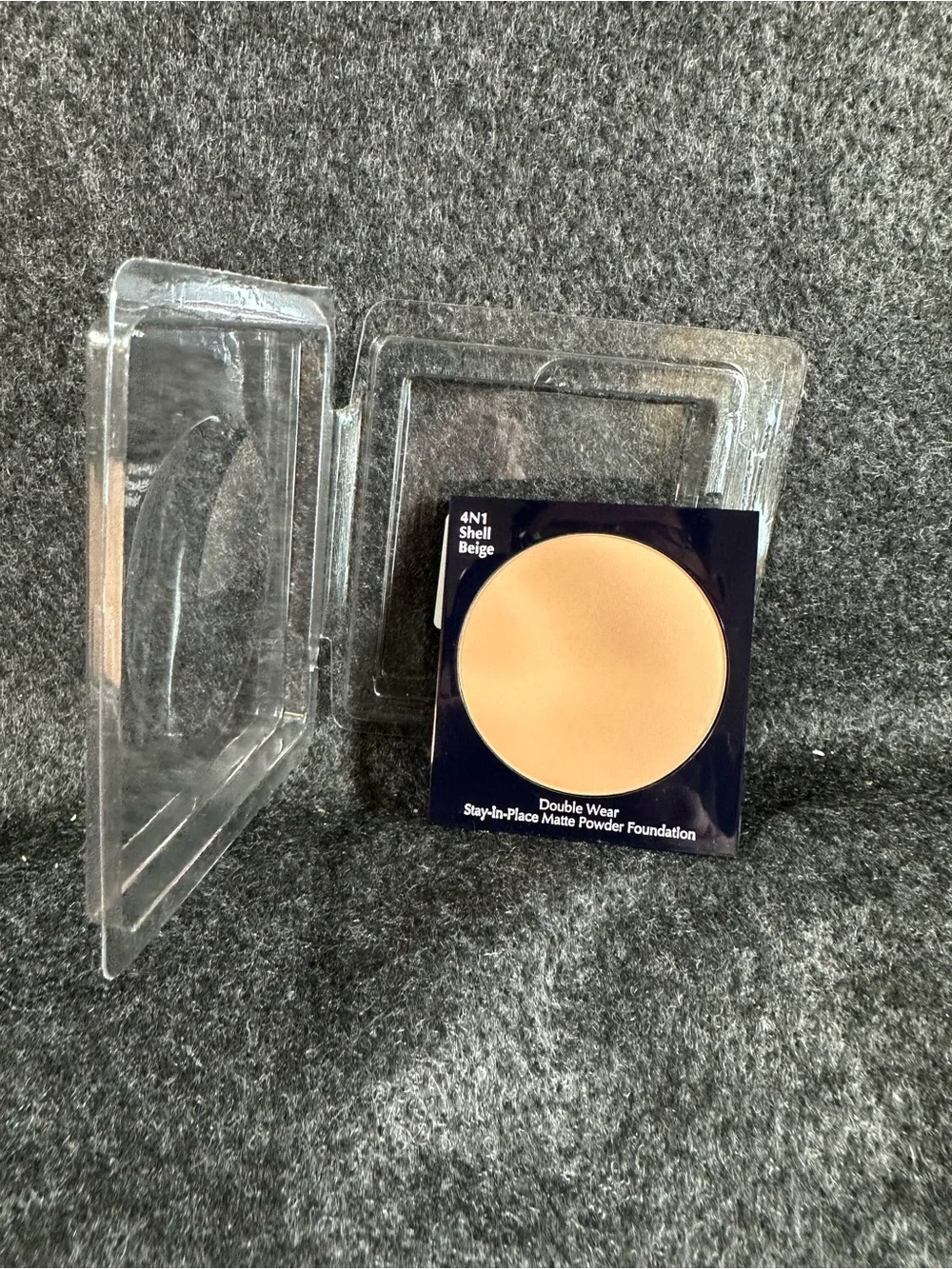 Estée Lauder Double Wear Stay-in-Place Matte Powder Foundation 4N1 Shell Beige